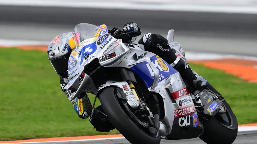 Read more about the article Alex Marquez Reveals Rear Tyre Issues Ended His Valencia Win Hopes