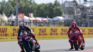 Read more about the article Aprilia Already Ahead of Ducati in MotoGP, Claims Veteran Manager