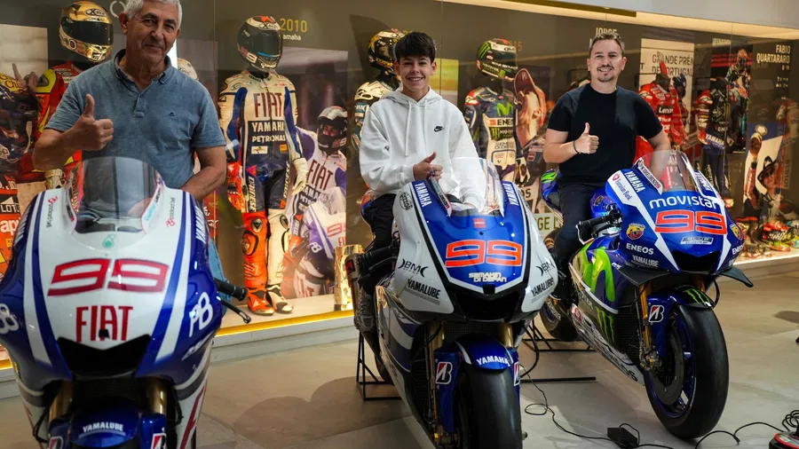 Read more about the article Jorge Lorenzo Takes on Sports Manager Role for Rising Spanish Talent Víctor Cubeles